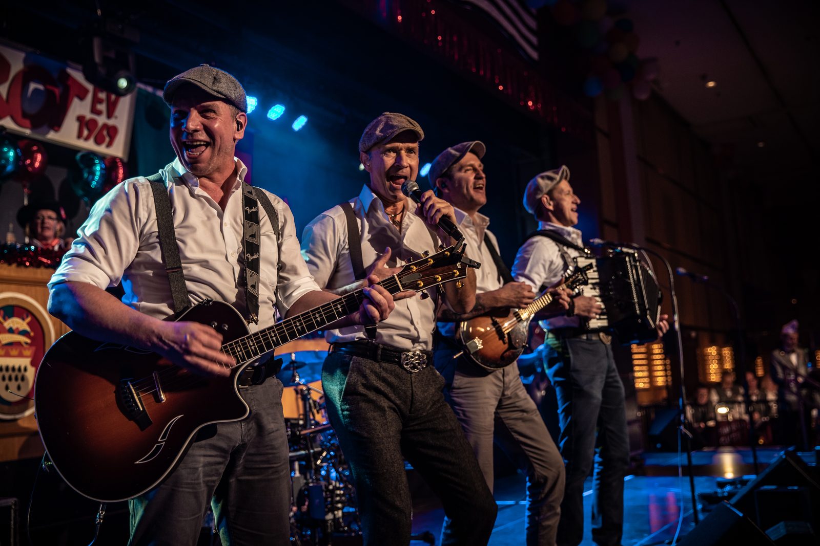 Live-Band auf der Bühne im Kristallsaal